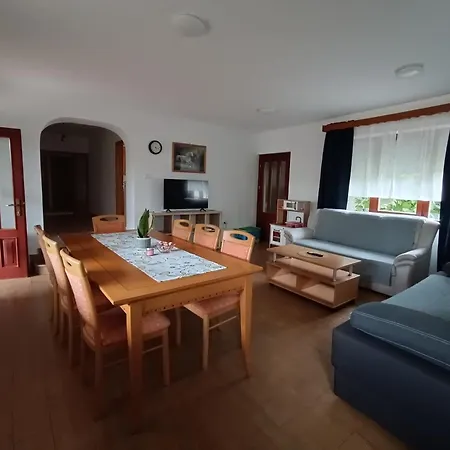 Apartma Mihatovi *